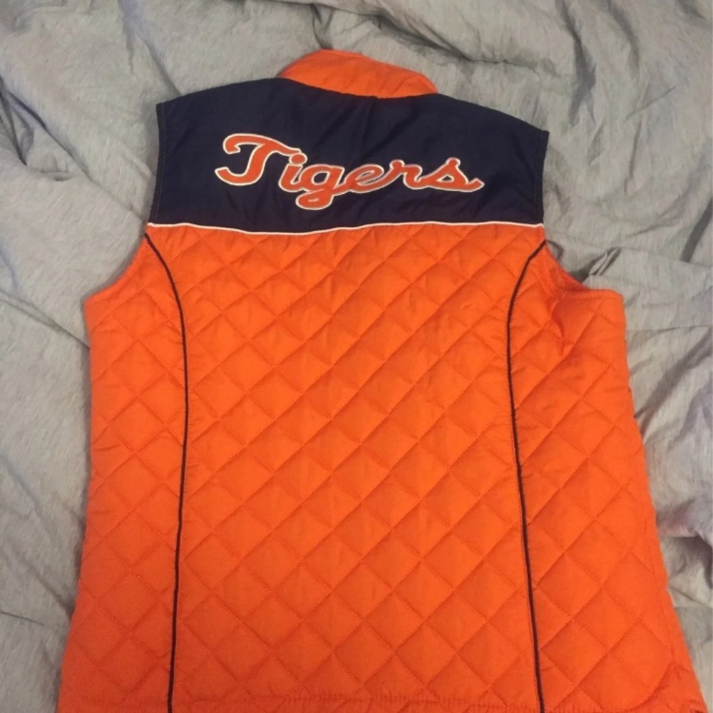 Size small